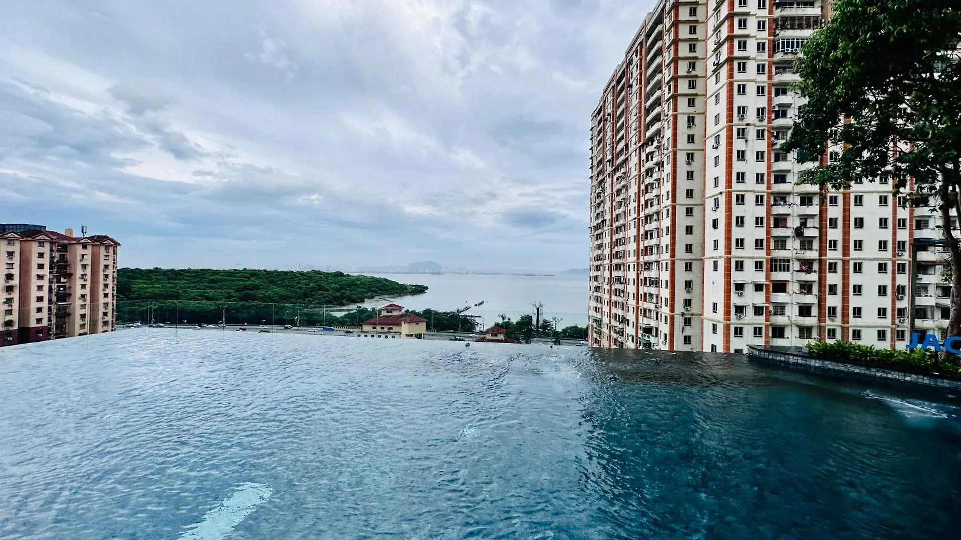 Premium Familystay Urban Suites-3Br 14 Pax Jelutong Apartment