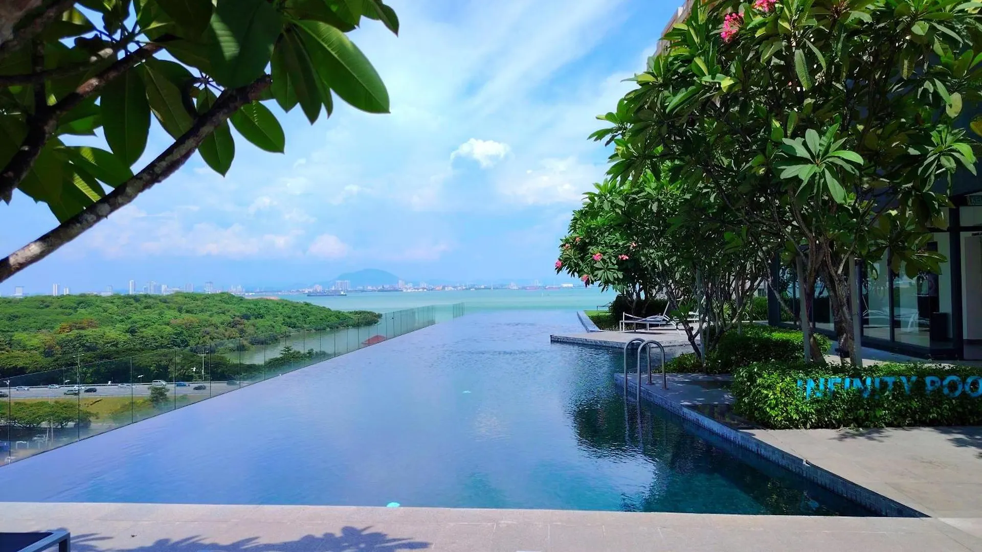 Premium Familystay Urban Suites-3Br 14 Pax Jelutong