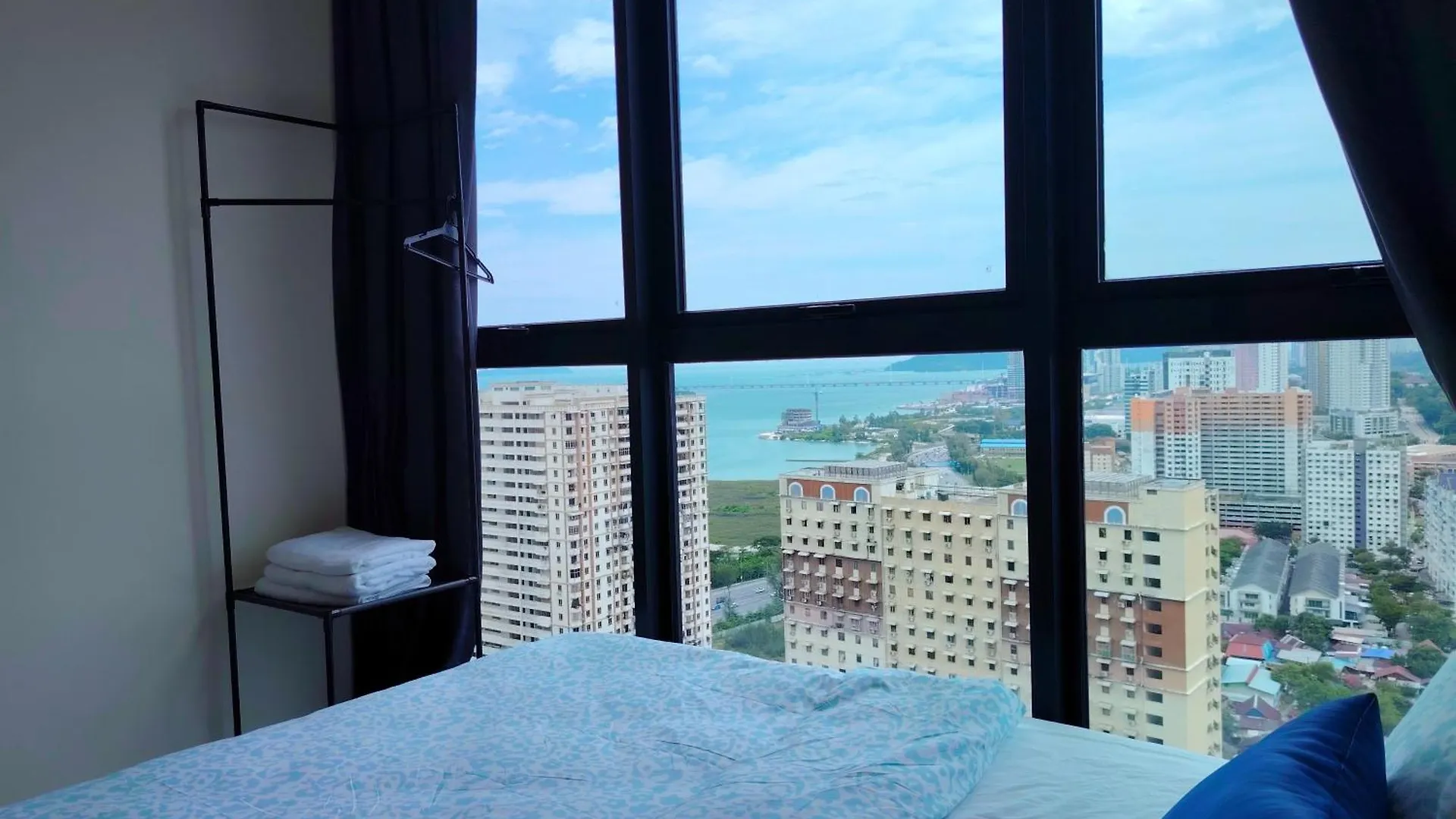 Premium Familystay Urban Suites-3Br 14 Pax Jelutong Apartment