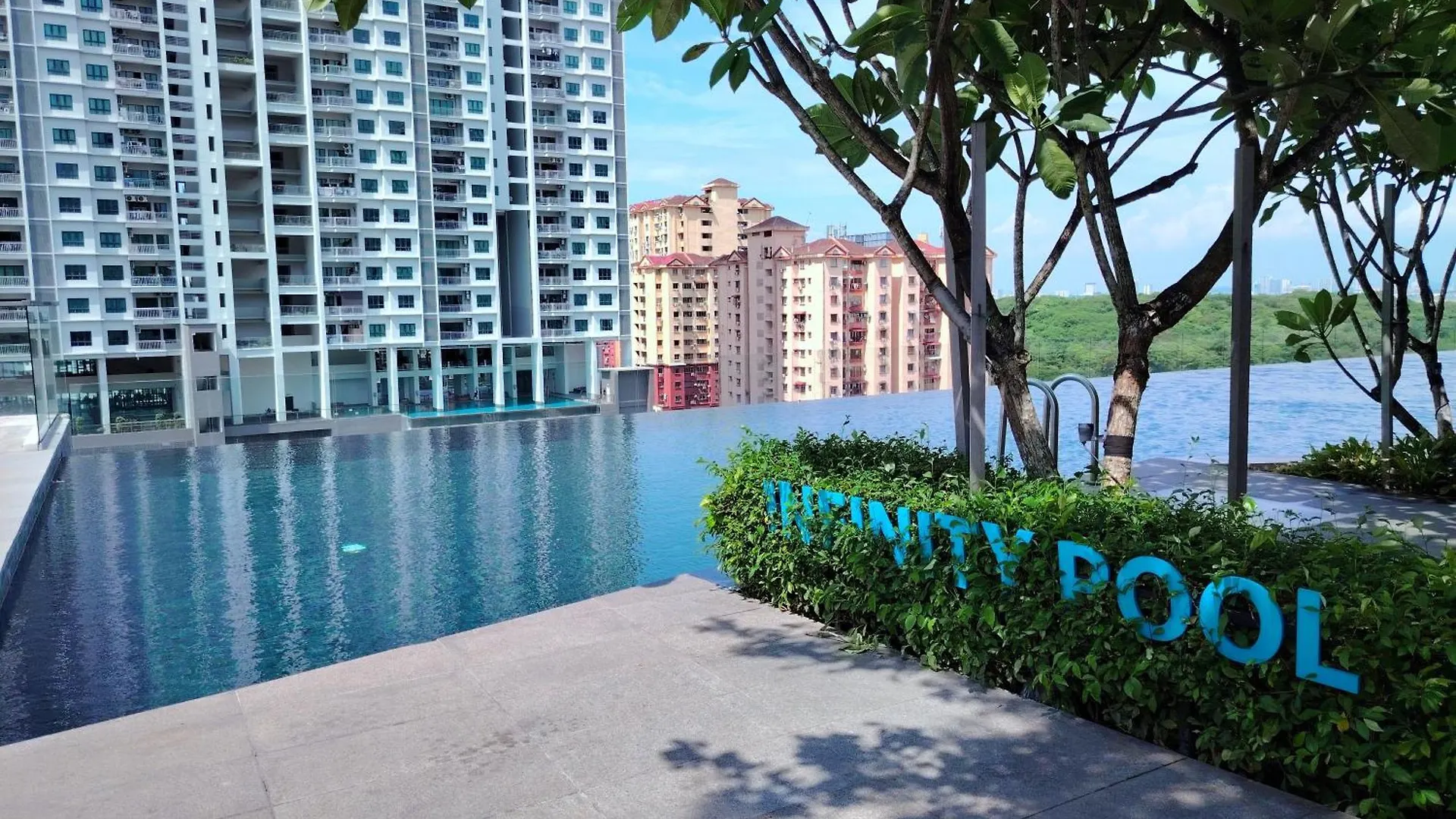 Premium Familystay Urban Suites-3Br 14 Pax Jelutong Apartament