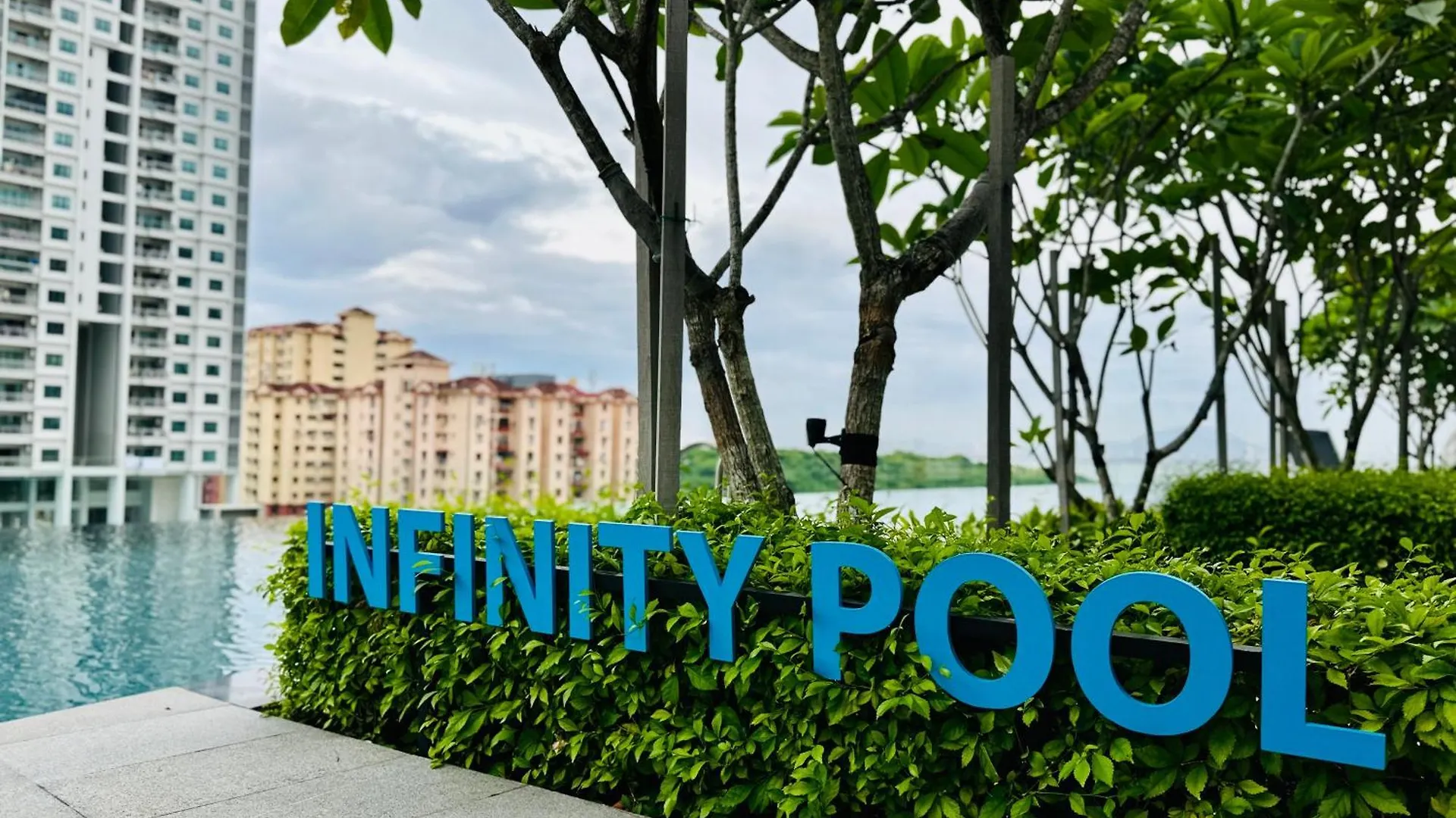 Premium Familystay Urban Suites-3Br 14 Pax Jelutong Malezja